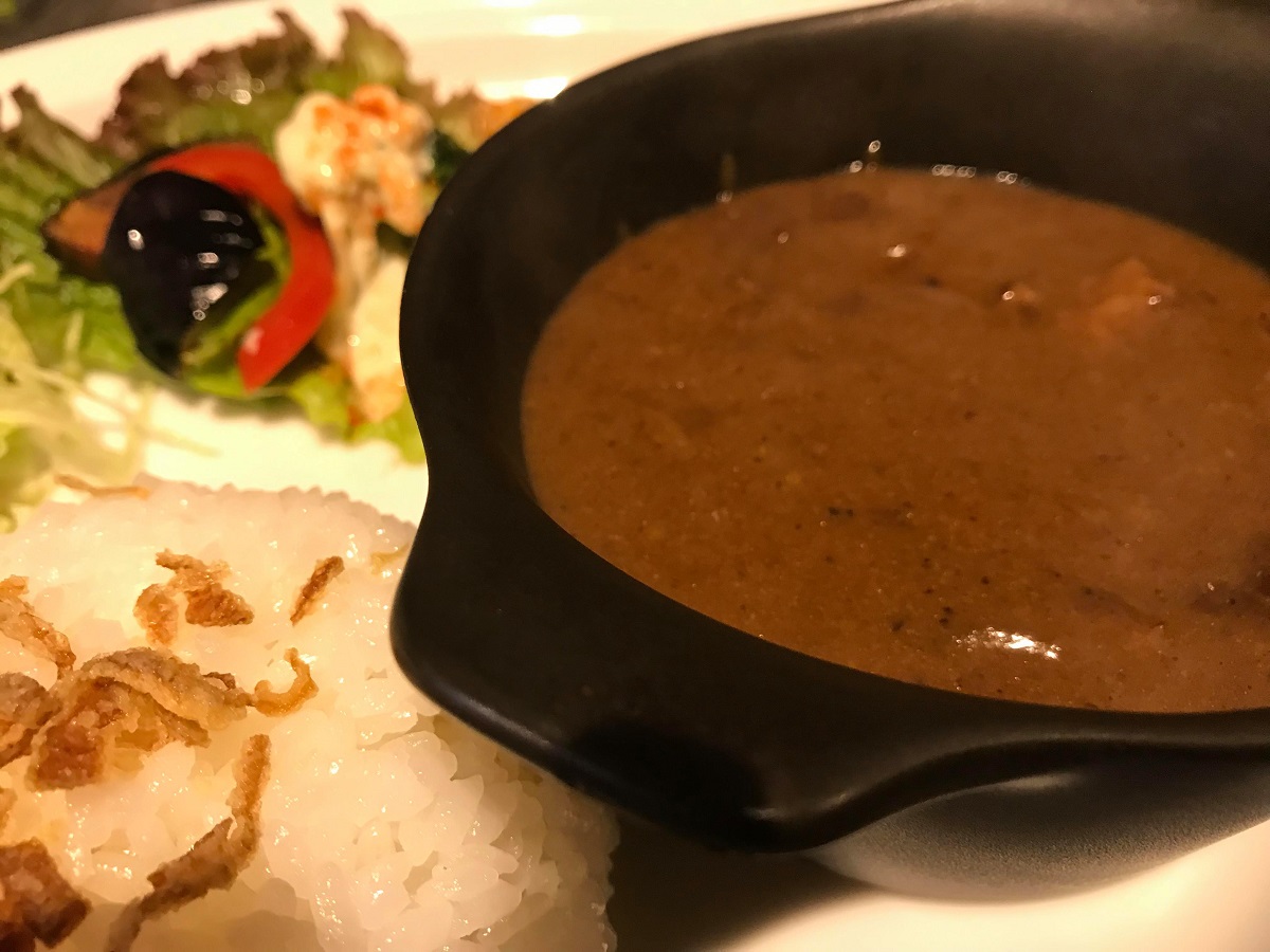 牛すじカレー カフェタマリバ